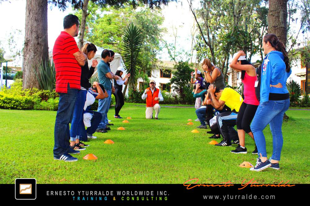 Actividades de Team Building en Medellín para fomentar liderazgo y trabajo colaborativo